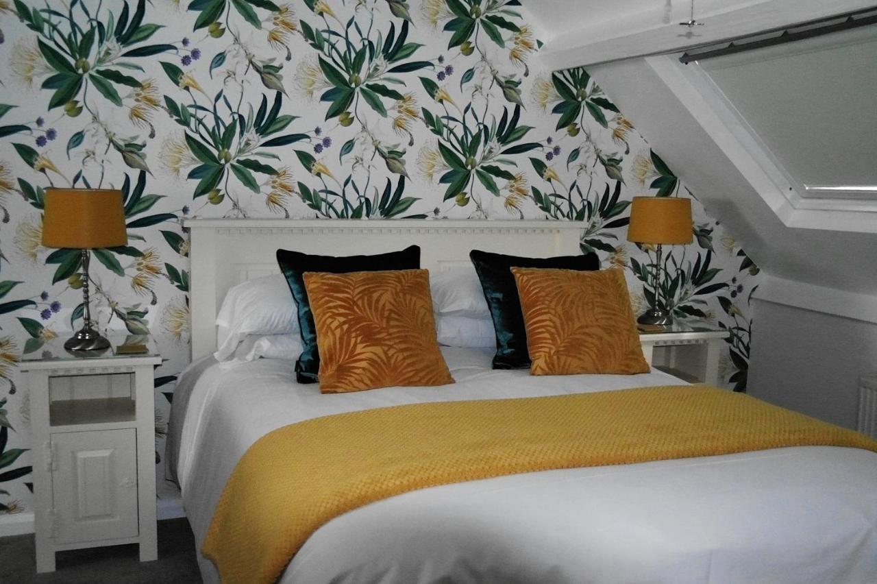 White Linen Whitby, Room Only 외부 사진