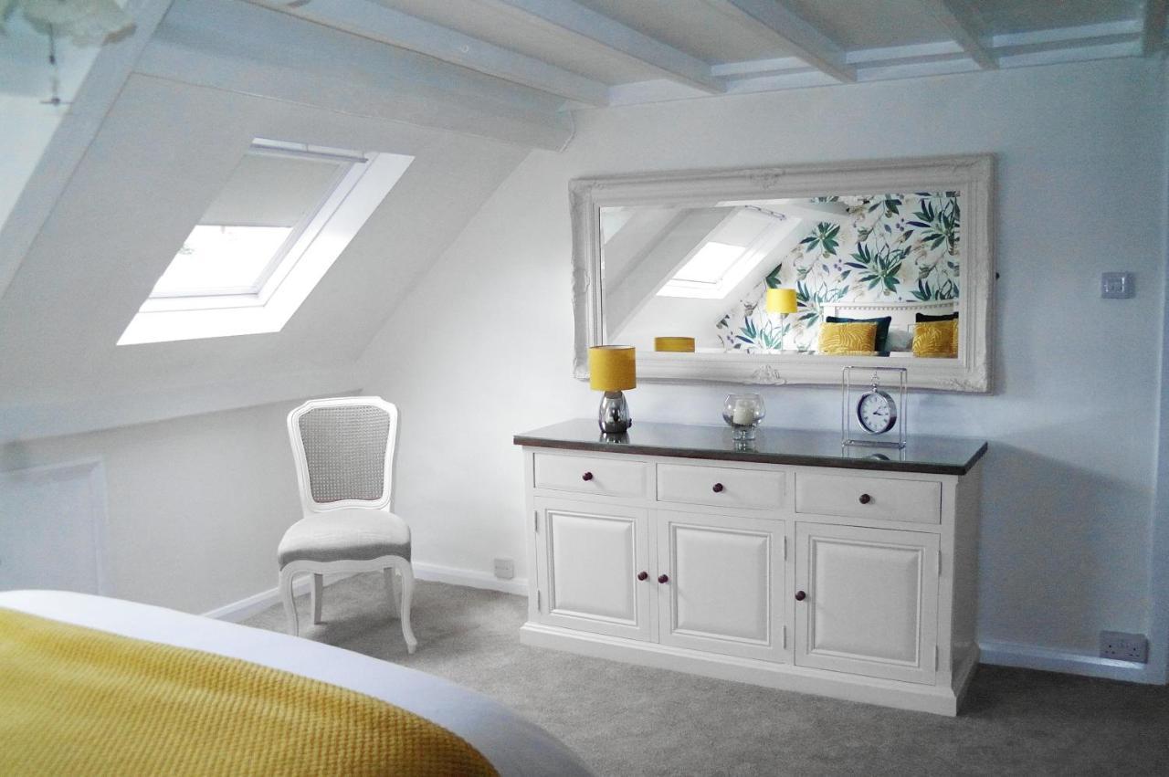 White Linen Whitby, Room Only 외부 사진