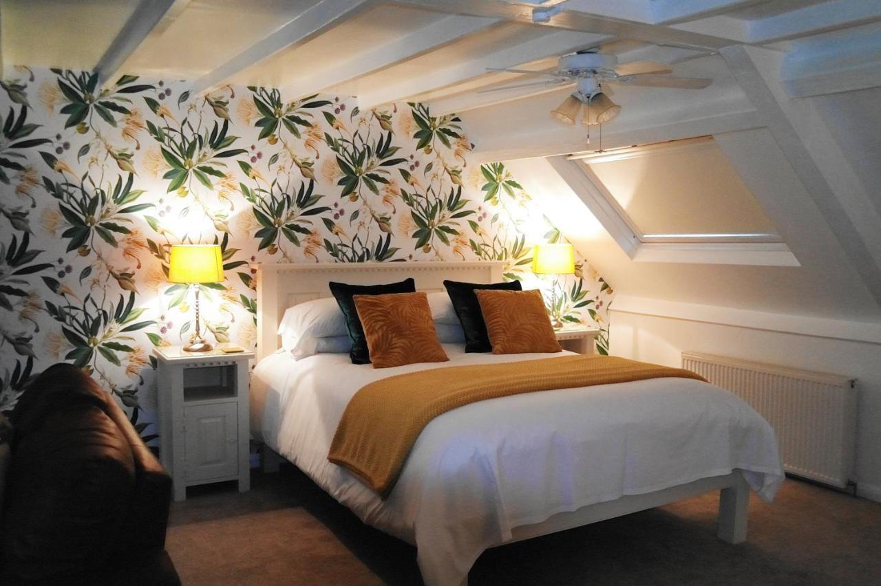 White Linen Whitby, Room Only 외부 사진