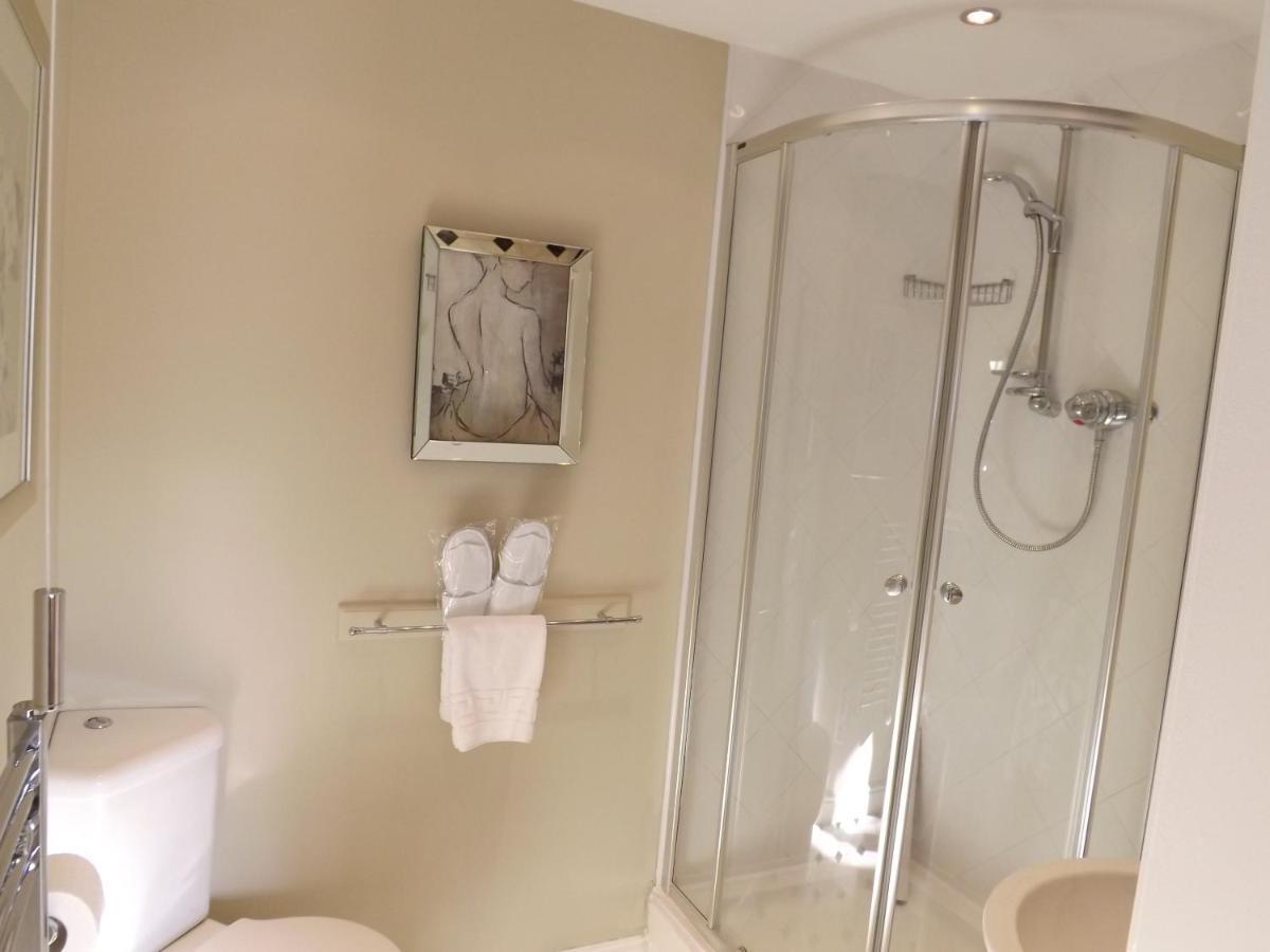 White Linen Whitby, Room Only 외부 사진