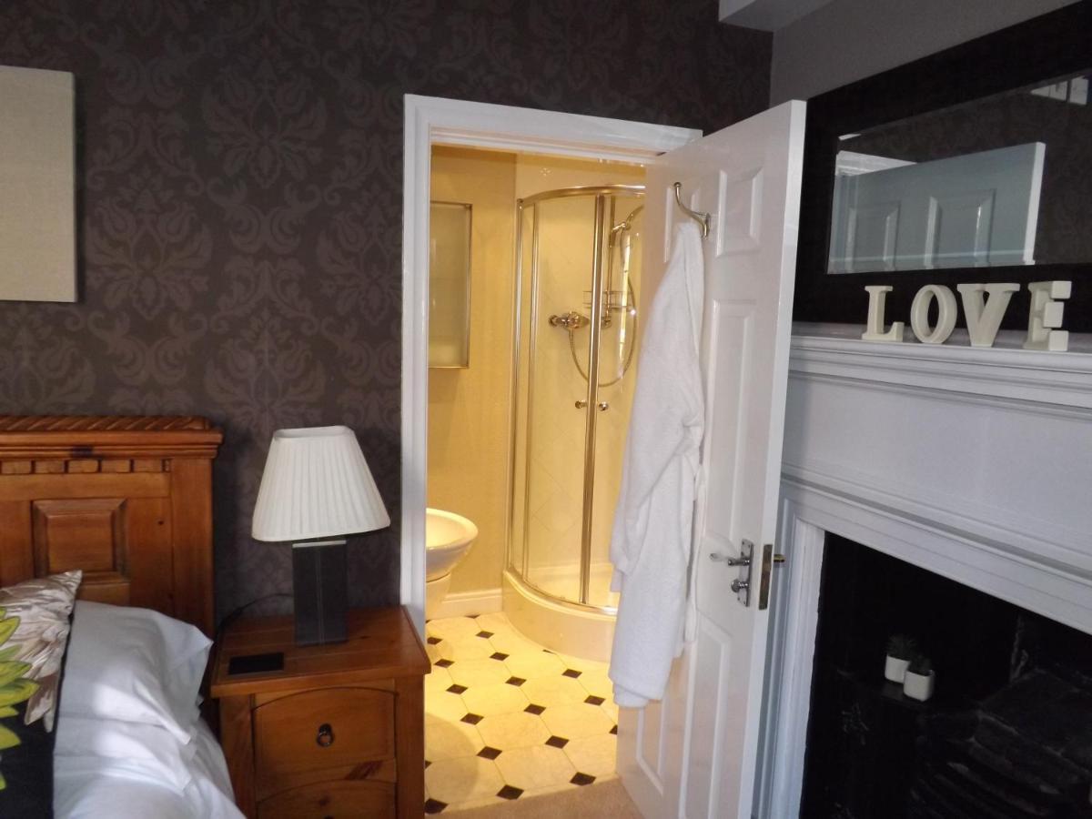 White Linen Whitby, Room Only 외부 사진