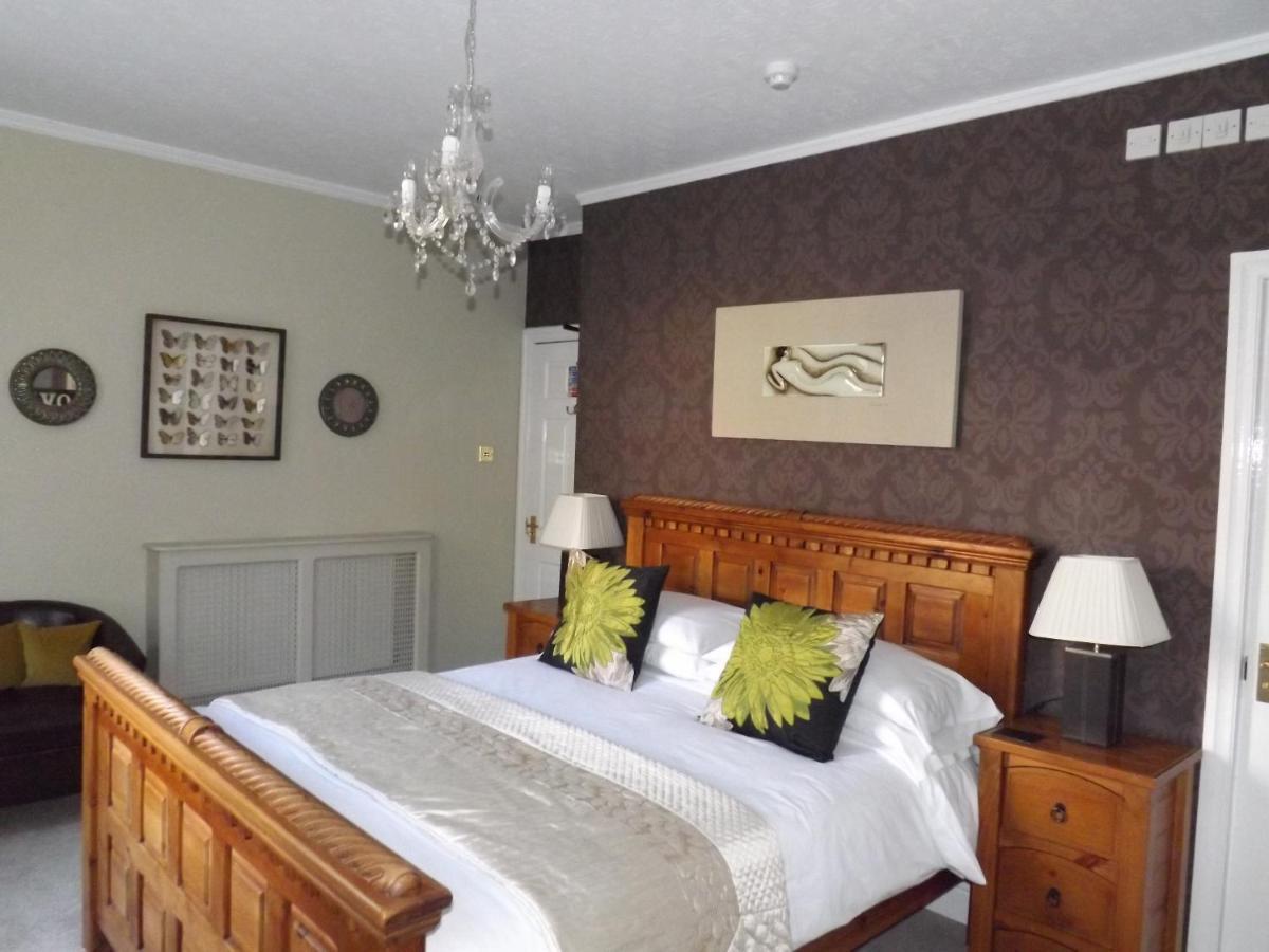 White Linen Whitby, Room Only 외부 사진