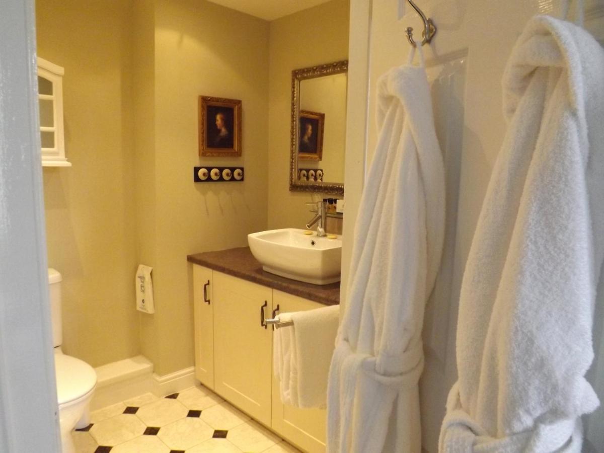 White Linen Whitby, Room Only 외부 사진