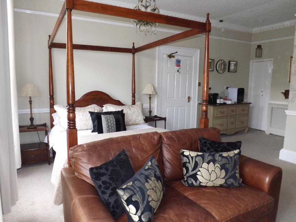 White Linen Whitby, Room Only 외부 사진