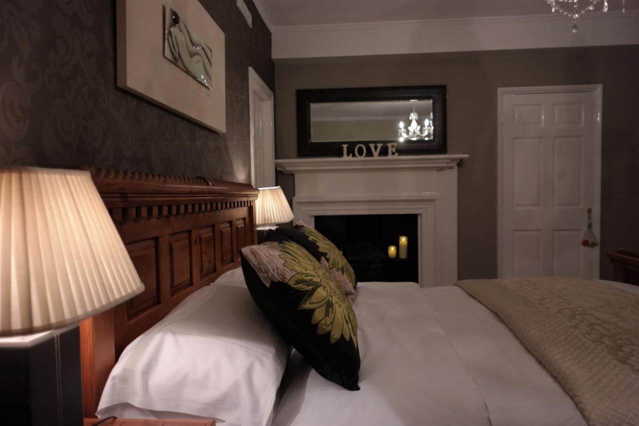 White Linen Whitby, Room Only 외부 사진